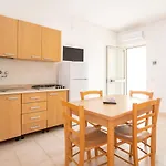 Villaggio Baia Della Tufara 3* ויאסטה