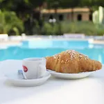פארק נופש Villaggio Baia Della Tufara 3*