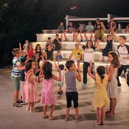 Villaggio Baia Della Tufara 3* ויאסטה