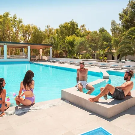 Villaggio Baia Della Tufara 3* ויאסטה
