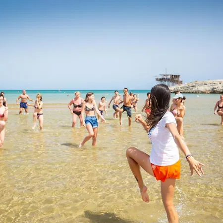 פארק נופש Villaggio Baia Della Tufara ויאסטה