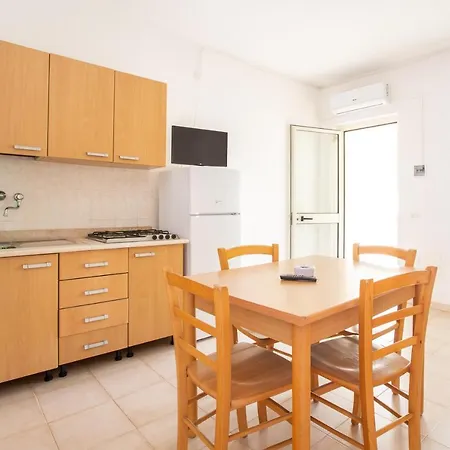 Villaggio Baia Della Tufara 3* ויאסטה