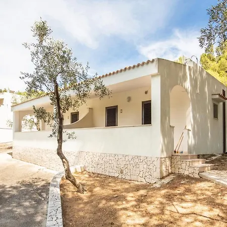 Villaggio Baia Della Tufara 3*