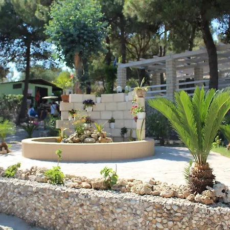 Villaggio Baia Della Tufara 3* ויאסטה