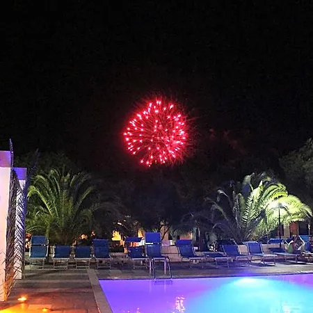 Villaggio Baia Della Tufara 3*